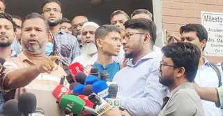 মিডিয়া থাকায় স্মারকলিপি গ্রহণ করেনি মাইলস্টোন কর্তৃপক্ষ, অভিভাবকদের অভিযোগ